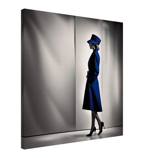 Leinwandbild - Frau im blauen Mantel - Schwarz-Weiß Stil, KI-Kunst - RolConArt, Schwarz-Weiß mit Akzentfarben,